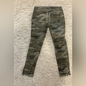 Express Camouflage Jeans with Zipper Accent